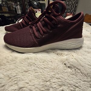 New Balance WCRZDSB2 Women's Running Shoes Burgundy Mesh Lace Up Size 10